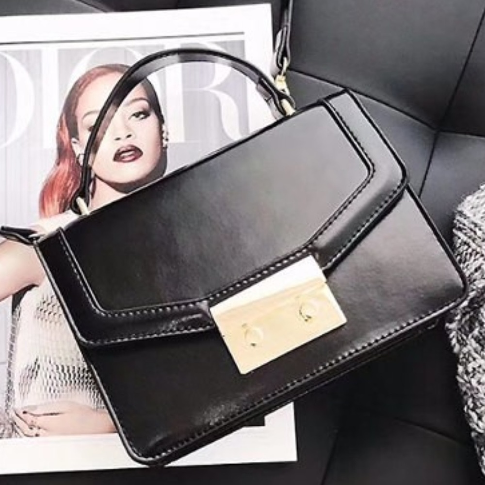 Black Fashion Shoulder Strap Bag - Picture 2 of 8
